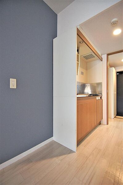 画像10:キッチン周り、横には冷蔵庫を設置するスペースがあります。