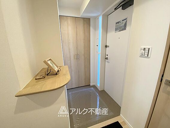 玄関入ってすぐ...