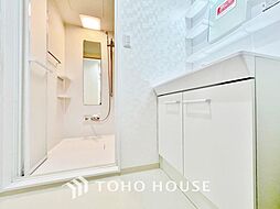 [洗面] 「清潔感ある洗面室です。」明るく清潔感のある色調で纏められた洗面室です。