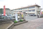 桜木小学校(1、140m)