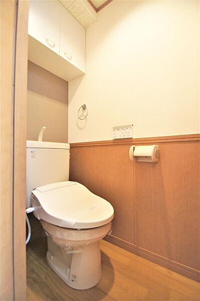 画像16:トイレにも収納があります。