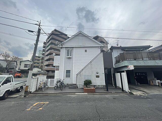 6 / 18