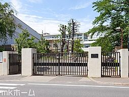 [周辺] 松戸市立第一中学校 徒歩11分。 840m