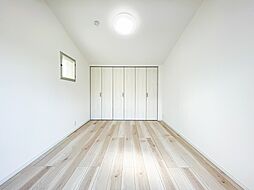 [寝室] リフォームにより美しくコーディネイトされた室内空間。より洗練された空間へと生まれ変わりました。独り占めしたいような自慢したいような、、、上質な暮らしを感じさせてくれるお部屋です。