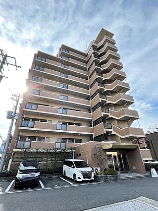 周辺には生活便...