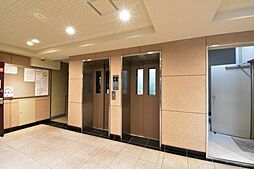 [その他] お買い物時やベビーカーの出し入れに便利なエレベーター付　混雑時にも便利なエレベーター2基付です。