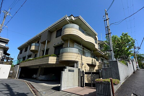 ニューハイツ岡山手 ｜大阪府枚方市岡山手町(賃貸マンション2LDK・1階・52.38㎡)の写真 その1