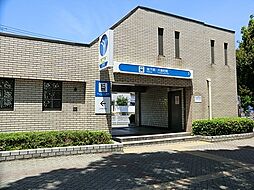 [周辺] ブルーライン「片倉町」駅まで924m、新横浜通りに面した駅です。通り沿いには各種ロードサイド店舗が揃っています。