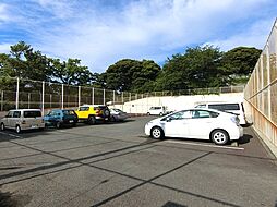 [その他] 駐車場はリゾート利用無料です。月極は5，000円となります。