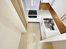 [キッチン] ご家族みんなで調理ができる位のスペースを実現したキッチン空間となっております。
