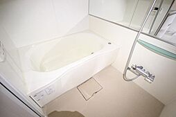 [風呂] 疲れを癒す場所にふさわしい快適で清潔な空間で心も体もオフになる上のリラックスタイムをお楽しみください。