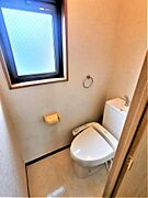 トイレは温水洗浄機能付きです。