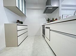 [キッチン] 洗練されたスタイリッシュなデザイン性と使いやすさを備えた仕様。