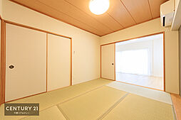 [内装] 和室はやはり落ち着ける場所ですね！家事室・お昼寝スペース・ゲストルーム等使い方は無限大です。