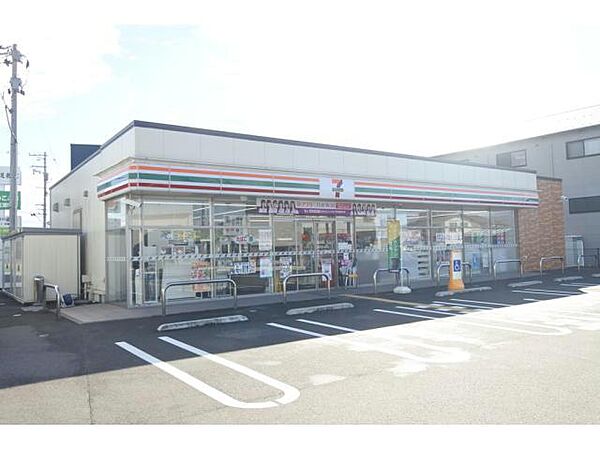 周辺：セブンイレブン鳥取的場店569m