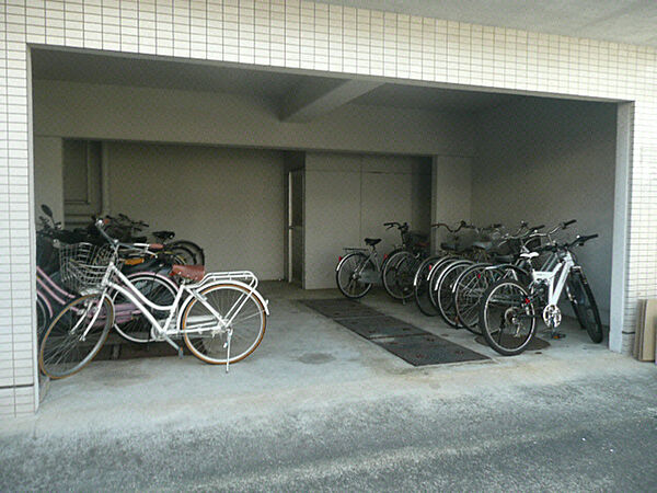 画像4:駐輪場