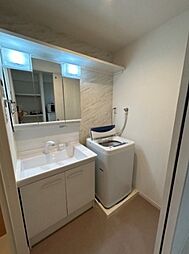 Uni Twintower Wisdom