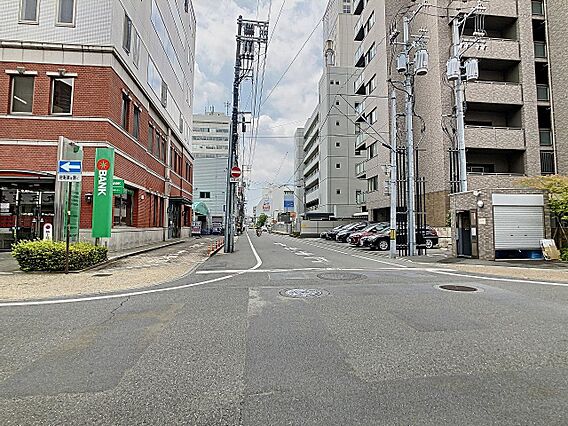 前面道路を含む...