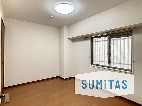 北側約6帖の洋...