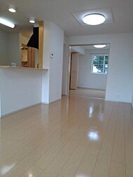 カーサ・ブリーゼ 102 1階1LDKのリビング/ダイニング