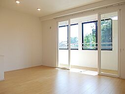 ルトンセランV 201 2階1LDKのリビング/ダイニング