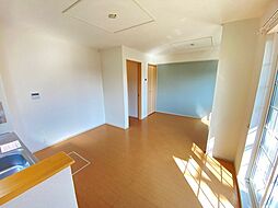 サンリット・セレノ　III 102 1階1LDKのリビング/ダイニング