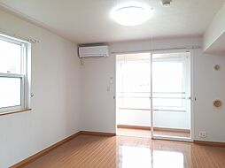 ジャン・ド・ボヌール 101 1階ワンルームのリビング/ダイニング