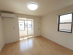 サンシャイン・ホップ　II 205 2階1LDKのリビング/ダイニング