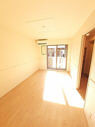 ディリジェントファイブＡ 102 1階1LDKのリビング/ダイニング