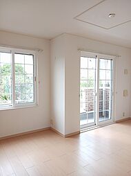 Ｔ’ｓウェーブ 102 1階1LDKのリビング/ダイニング