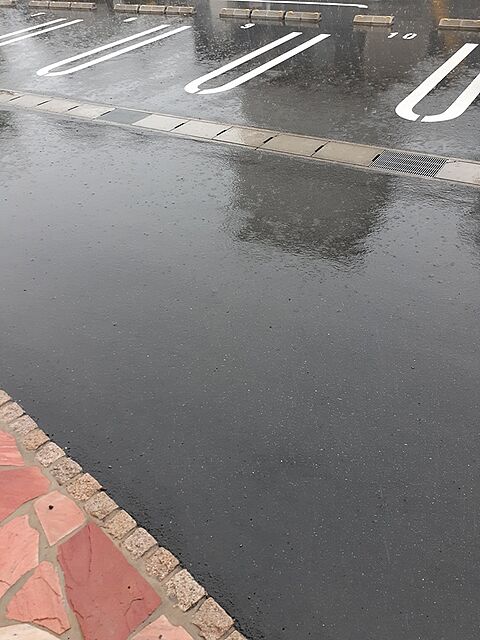 6 / 23