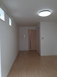 リンデンバウム　II 210 2階1Kのリビング/ダイニング