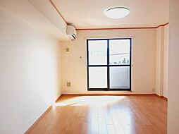 アロマ・フォーレIII 204 2階ワンルームのリビング/ダイニング