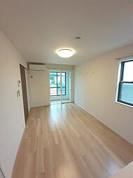 フラン・ジェルメ 101 1階ワンルームのリビング/ダイニング