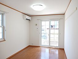 ノイ・フロイデＢ 101 1階2DKのリビング/ダイニング