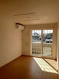 ジュエリ−ボックス 103 1階1LDKのリビング/ダイニング