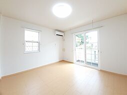 グランディールＢ 101 1階ワンルームのリビング/ダイニング