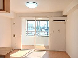 フォルスラーマIII 202 2階1LDKのリビング/ダイニング