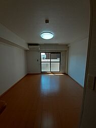 カーサ・セレーノ 104 1階ワンルームのリビング/ダイニング