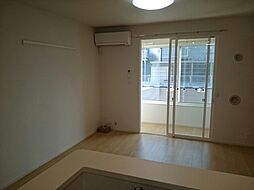 メゾンシンフォニー 104 1階ワンルームのリビング/ダイニング