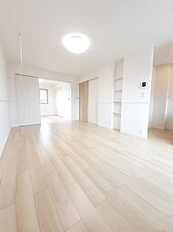 エレガンス光 201 2階1LDKのリビング/ダイニング