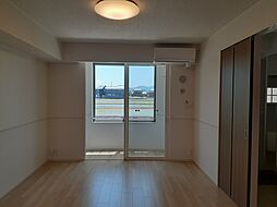 ユートピア・ホーム 102 1階1LDKのリビング/ダイニング