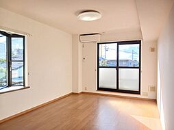 カーサプラシードＭ 201 2階ワンルームのリビング/ダイニング