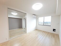 アムール鴨川 303 3階2LDKのリビング/ダイニング