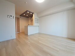 ルポ・カルム 103 1階ワンルームのリビング/ダイニング