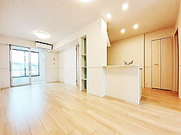 カトリーヌ 104 1階1LDKのリビング/ダイニング