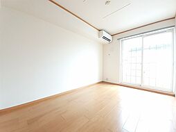 ア・ラ・モードII 103 1階2DKのリビング/ダイニング