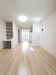 エヴァファースト 106 1階1LDKのリビング/ダイニング