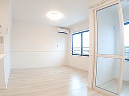 ウィステリア　II 203 2階1LDKのリビング/ダイニング