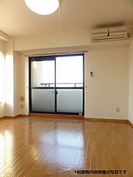 一ツ木ヒルズ 301 3階1Kのリビング/ダイニング